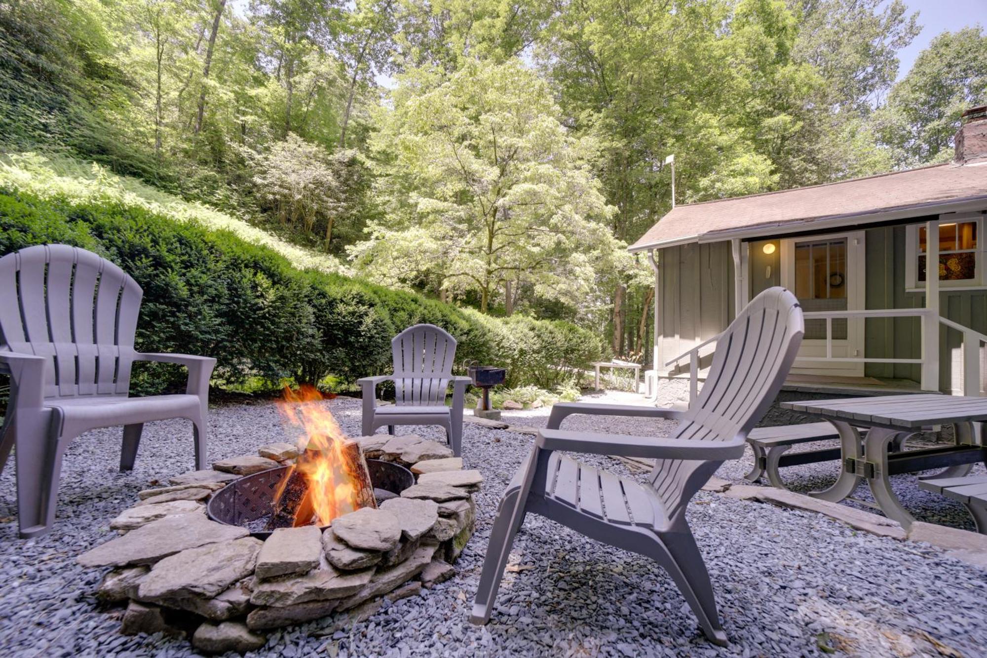 Bryson City Home With Private Fire Pit And Creek! エクステリア 写真